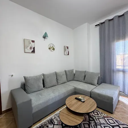 Apartment Family 02